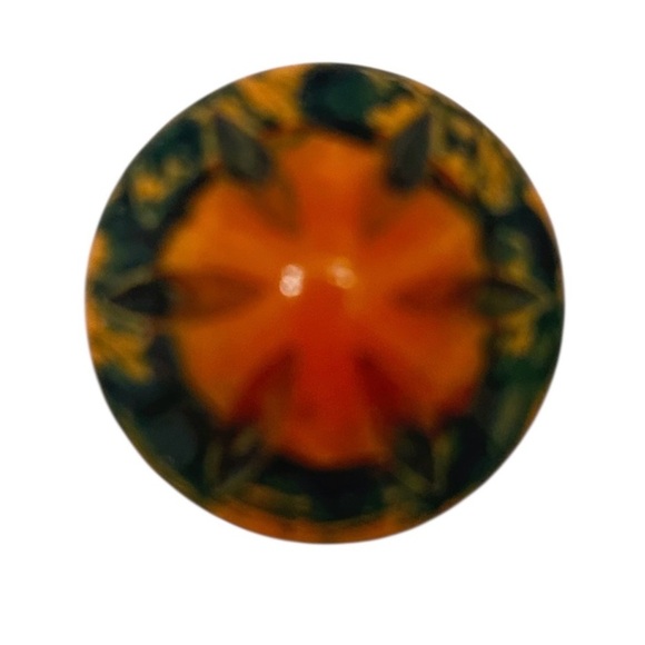 Vintage set of 5 Green & butterscotch Circular raised buttons 1.25 inch diameter - Picture 1 of 5